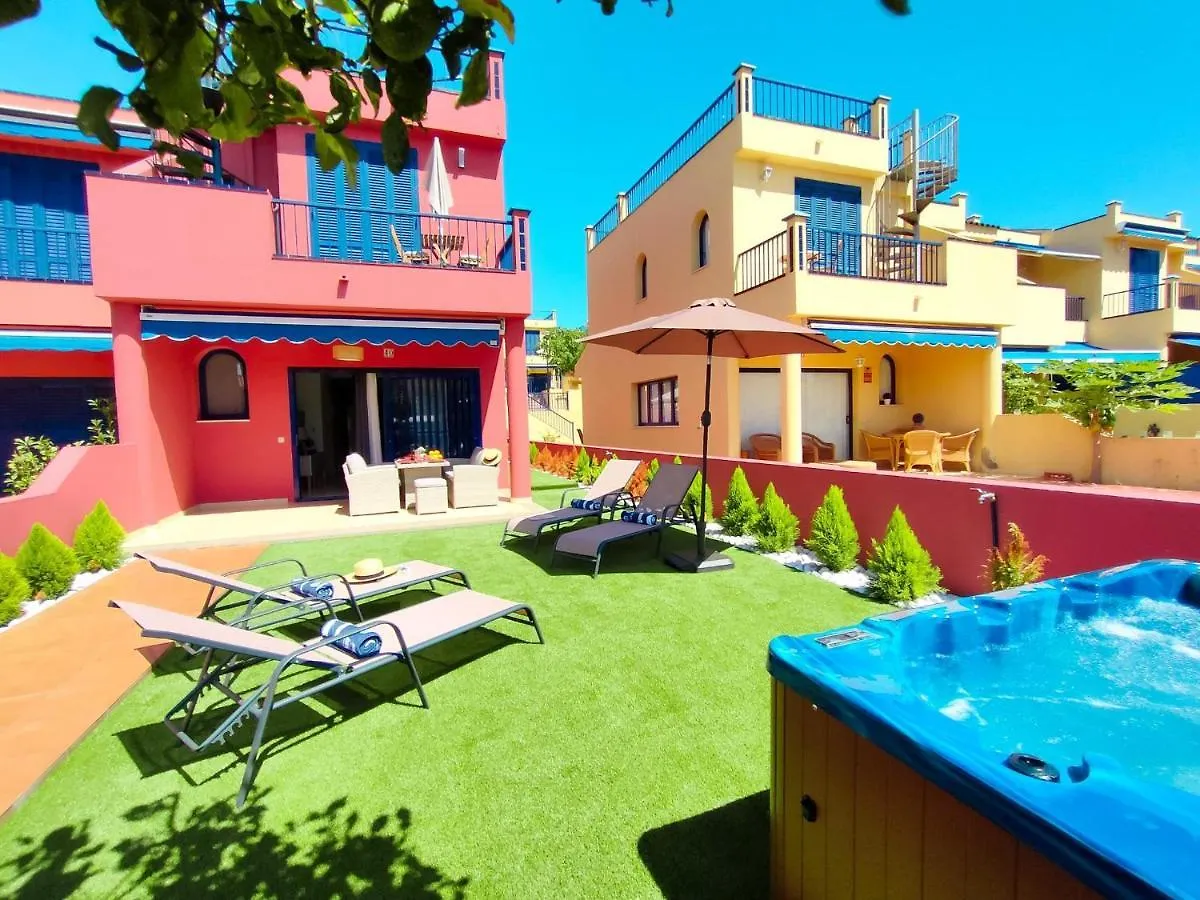 הוילה פלאייה דל אינגלז Lemon Terraced House ספרד