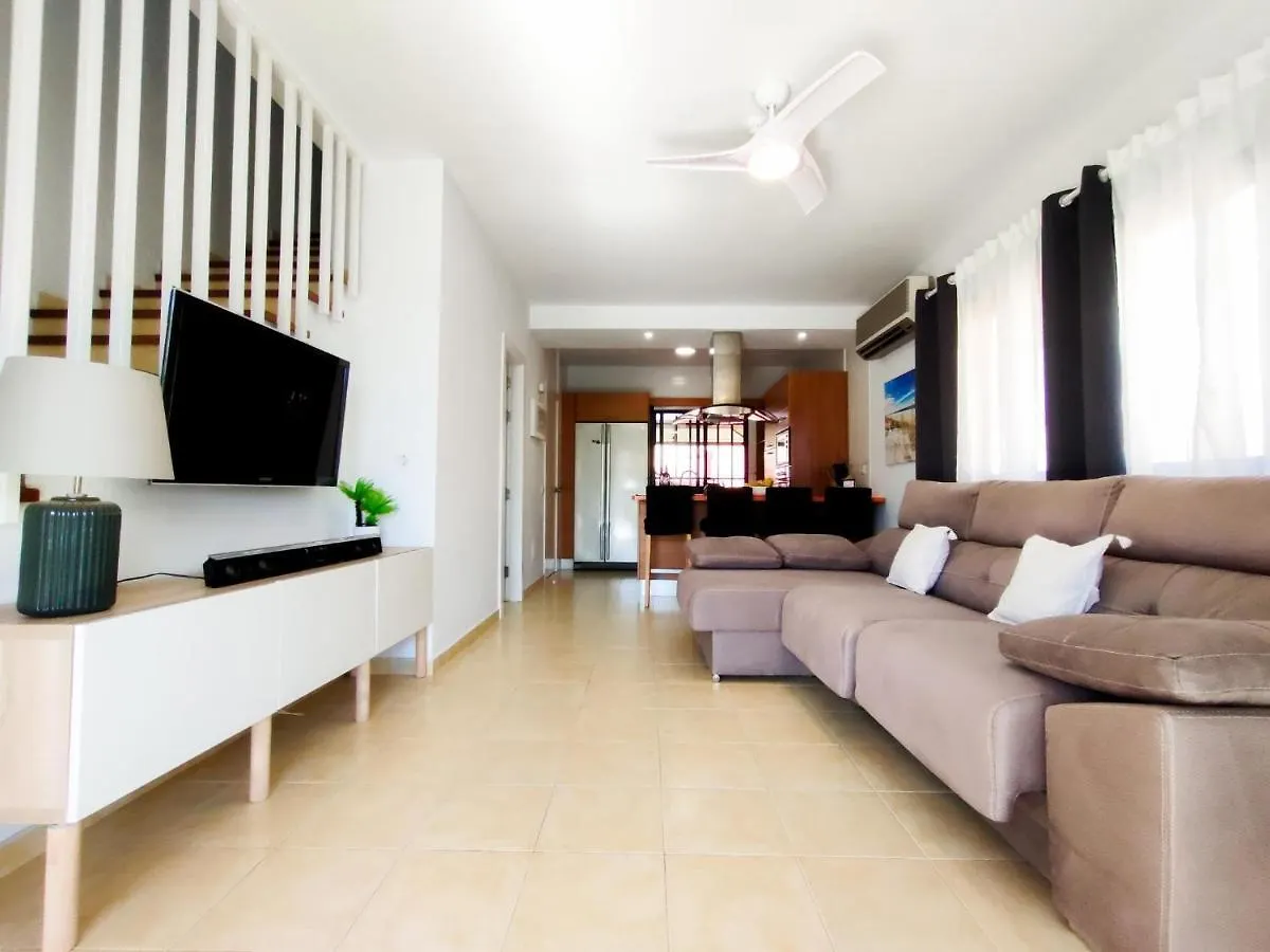 הוילה פלאייה דל אינגלז Lemon Terraced House בית נופש