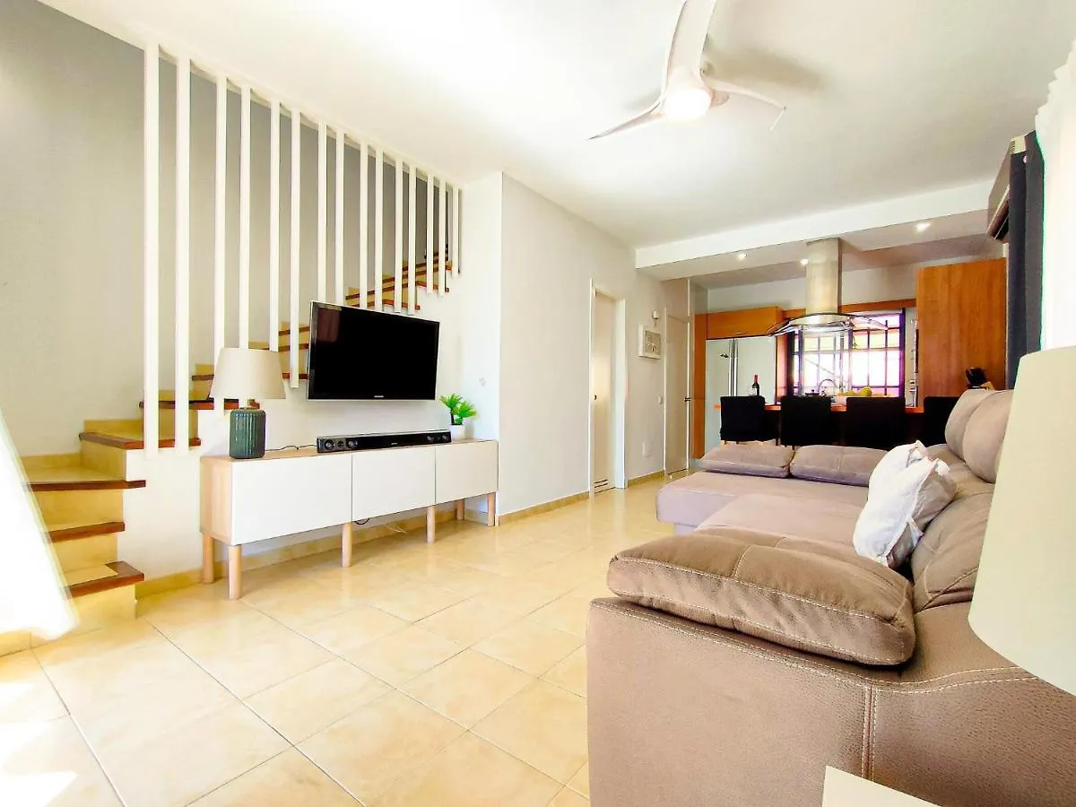 הוילה פלאייה דל אינגלז Lemon Terraced House ספרד