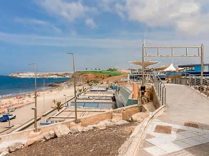 הוילה פלאייה דל אינגלז Lemon Terraced House בית נופש